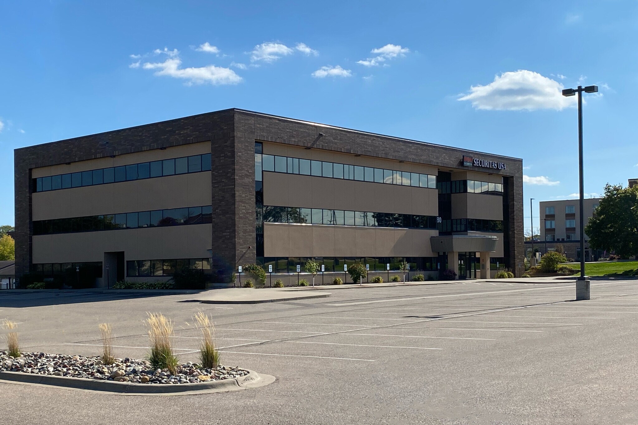 2780 Snelling Ave N, Roseville, MN for Rent