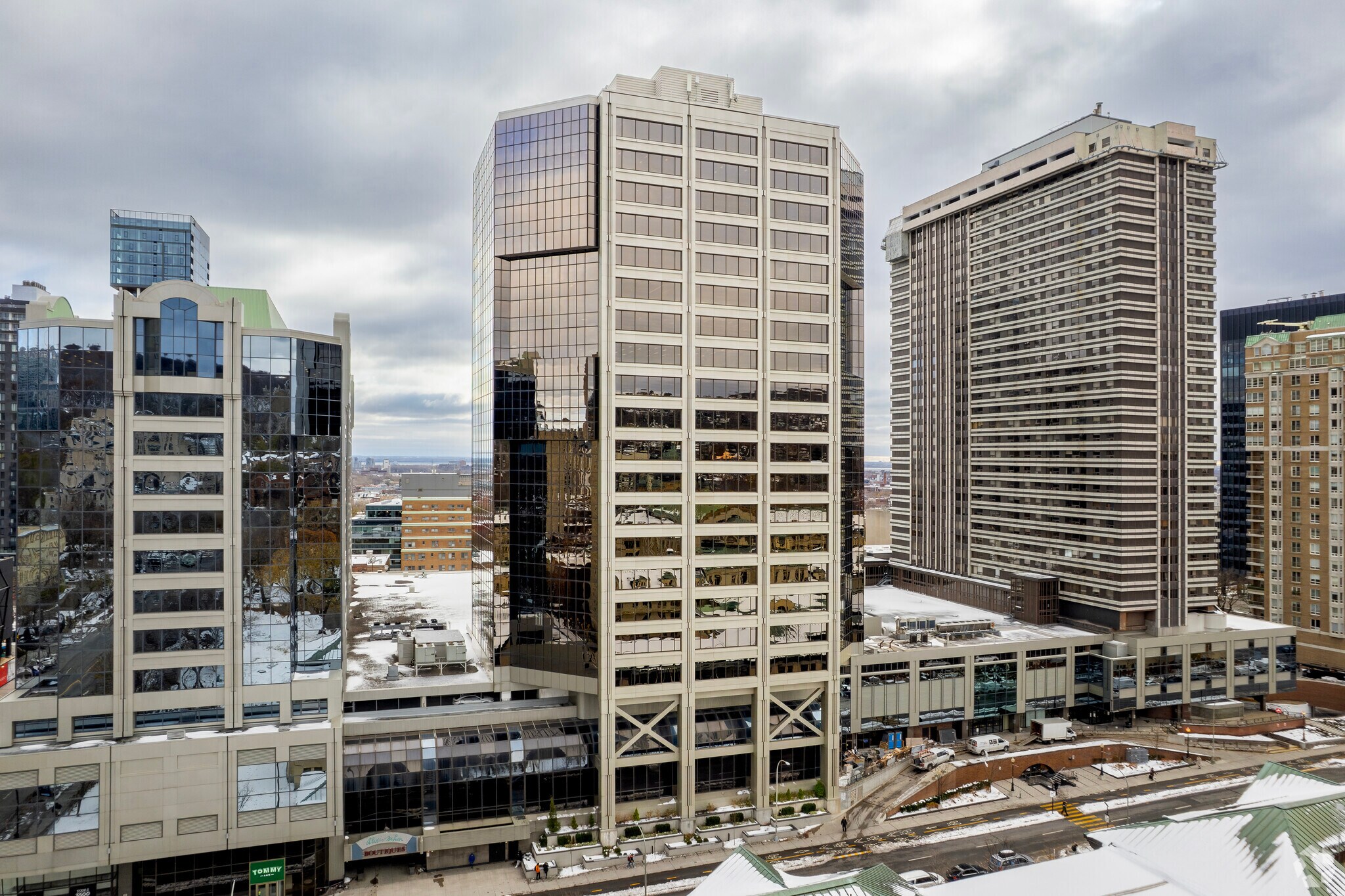 3400 Boul De Maisonneuve O, Montréal, QC for Rent