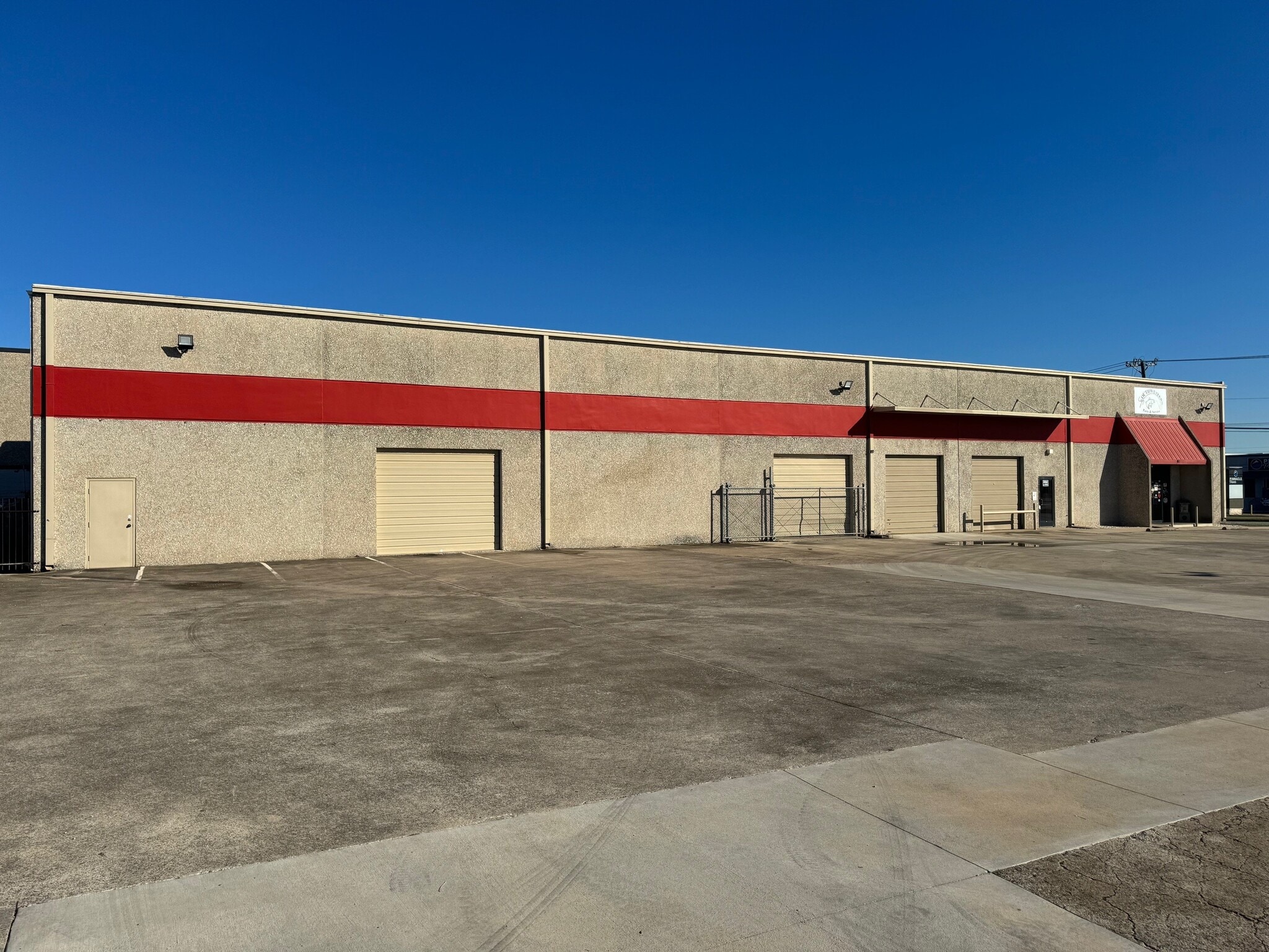 605 W Mockingbird Ln, Dallas, TX for Rent