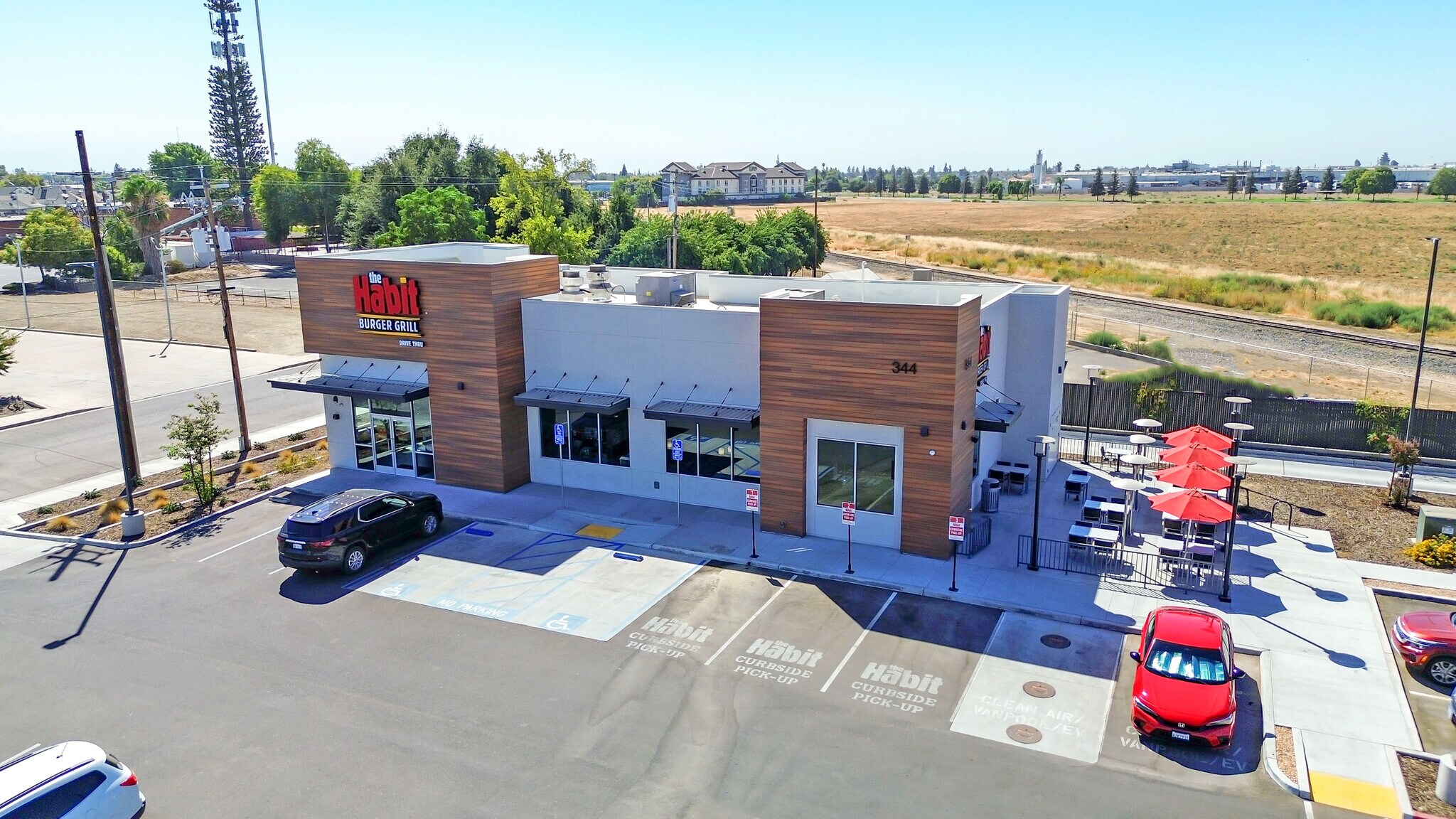 344 El Monte Way Dinuba, CA 93618 Retail Property for Sale on