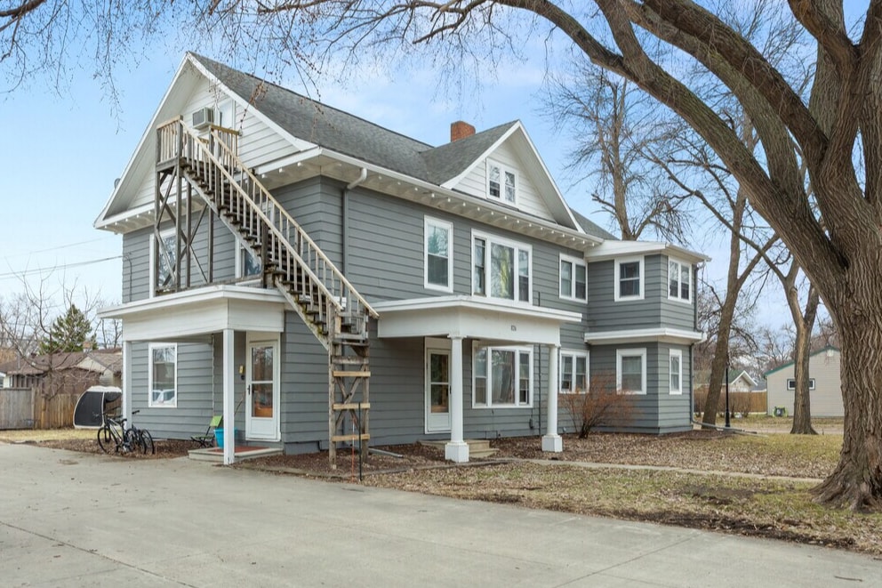 826 21st St S, Fargo, ND for Sale