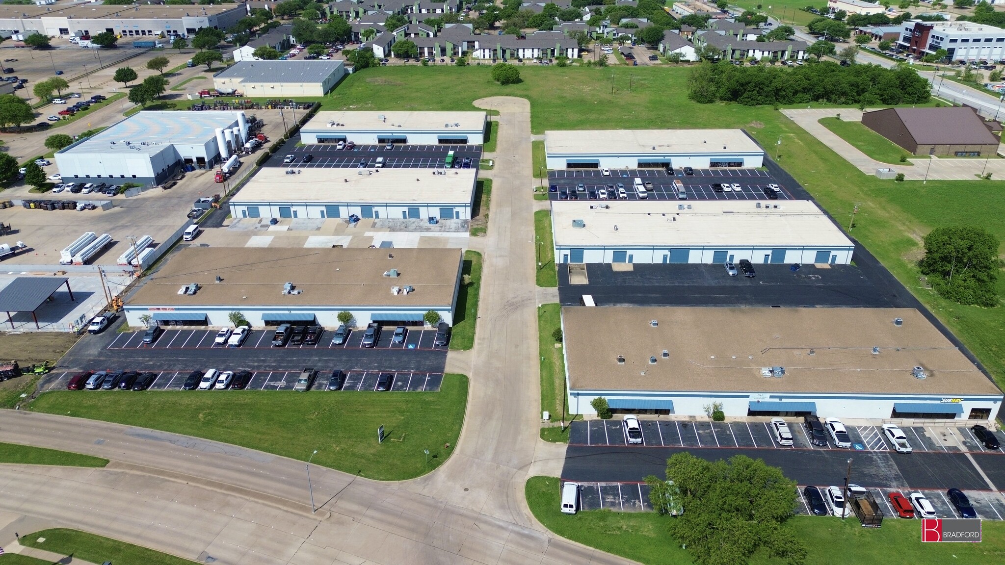 2601-2621 Aero Dr, Grand Prairie, TX for Rent