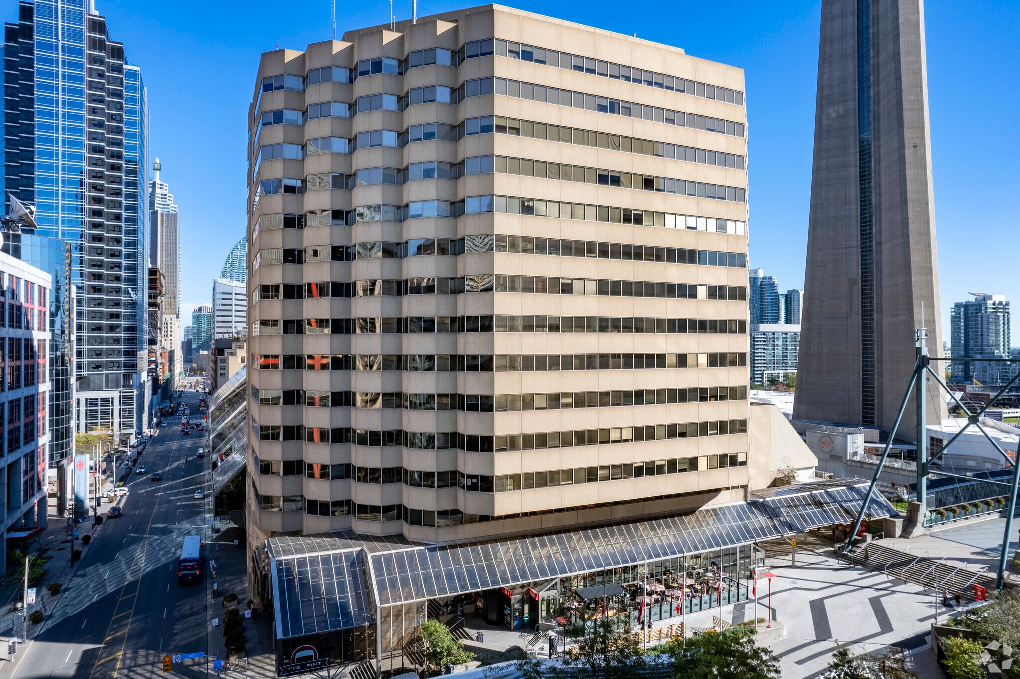 277 Front St W, Toronto, ON for Rent