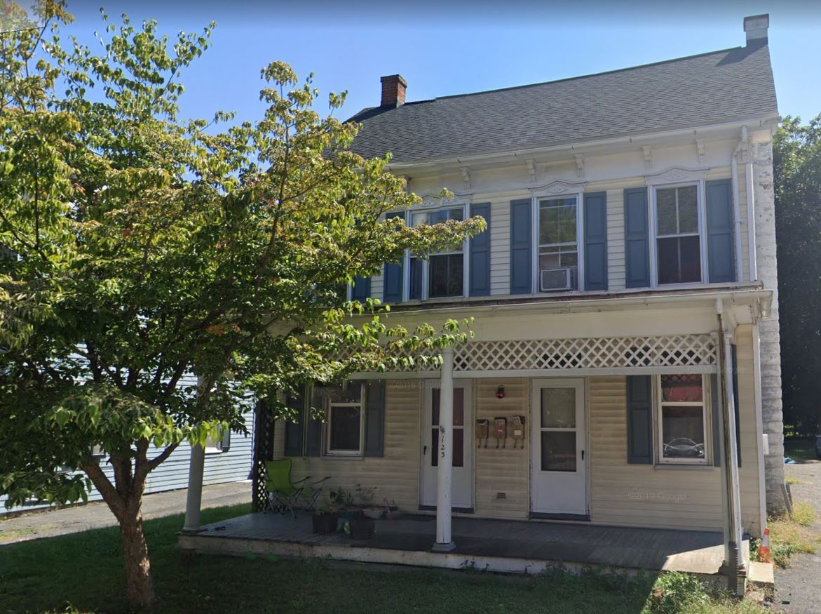 123 E High St, Manheim, PA for Sale