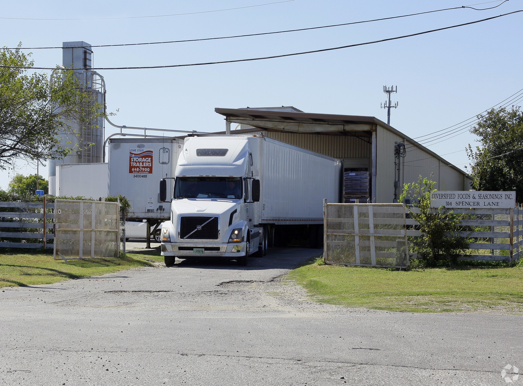 302 Spencer Ln, San Antonio, TX for Rent