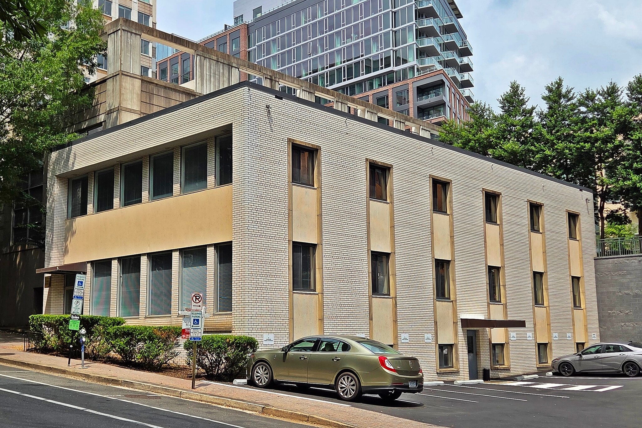 2007 15th St N, Arlington, VA for Rent