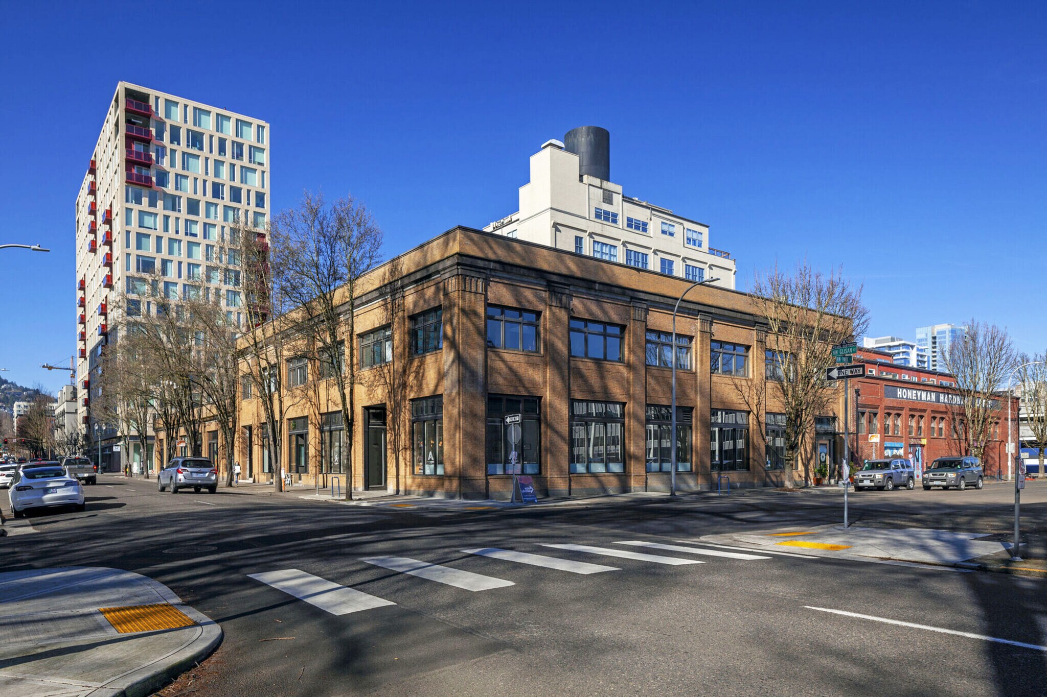 805-825 NW Glisan St, Portland, OR for Rent