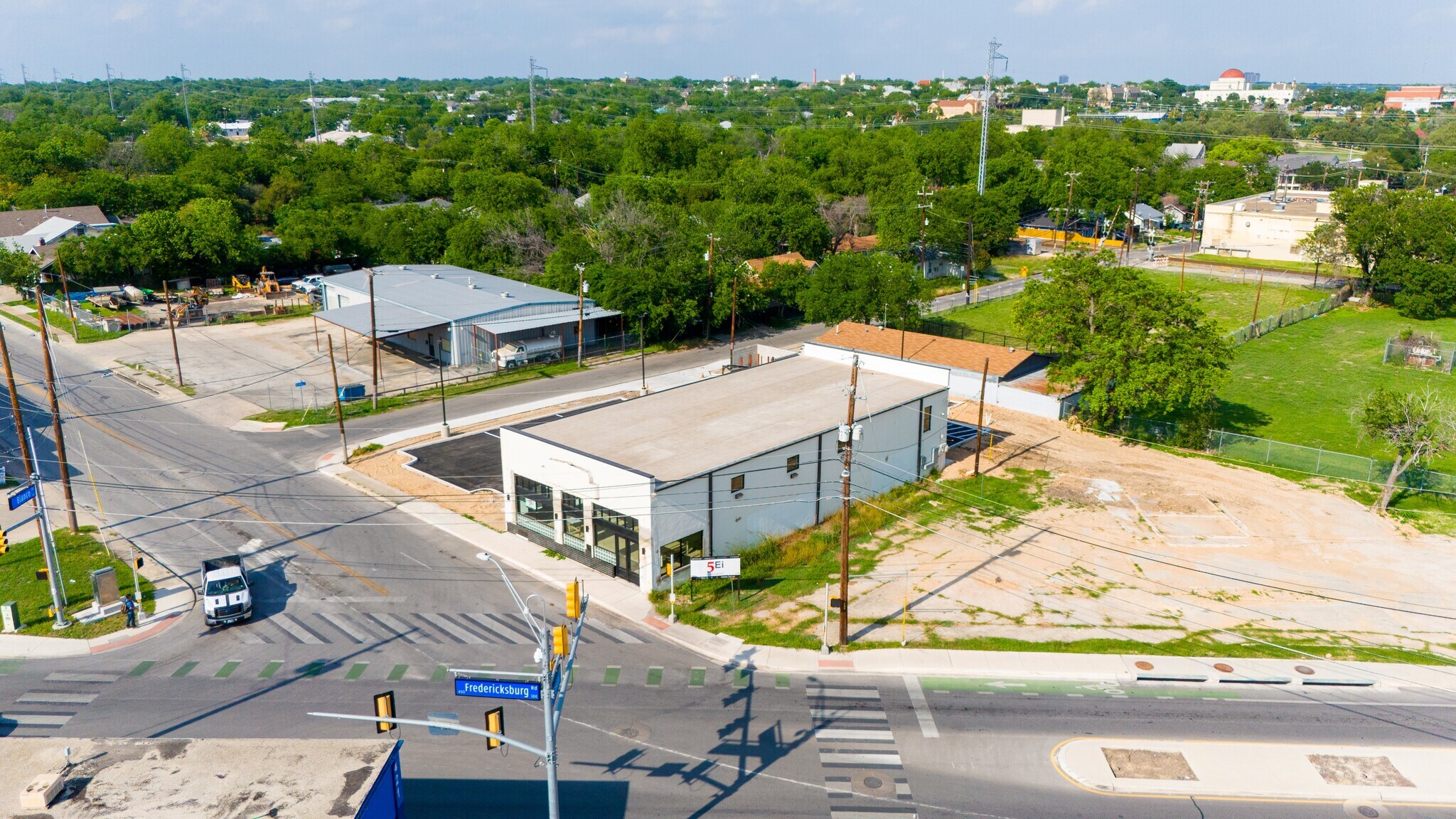 100 Blanco Rd, San Antonio, TX for Rent