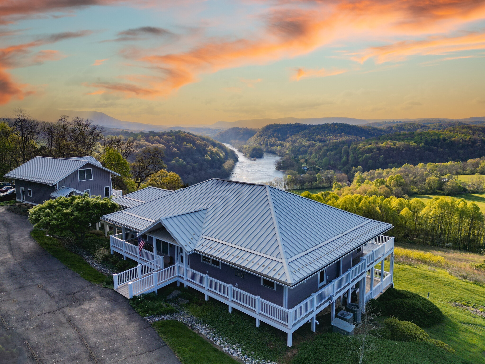 125 River Ridge Dr, Pearisburg, VA for Sale