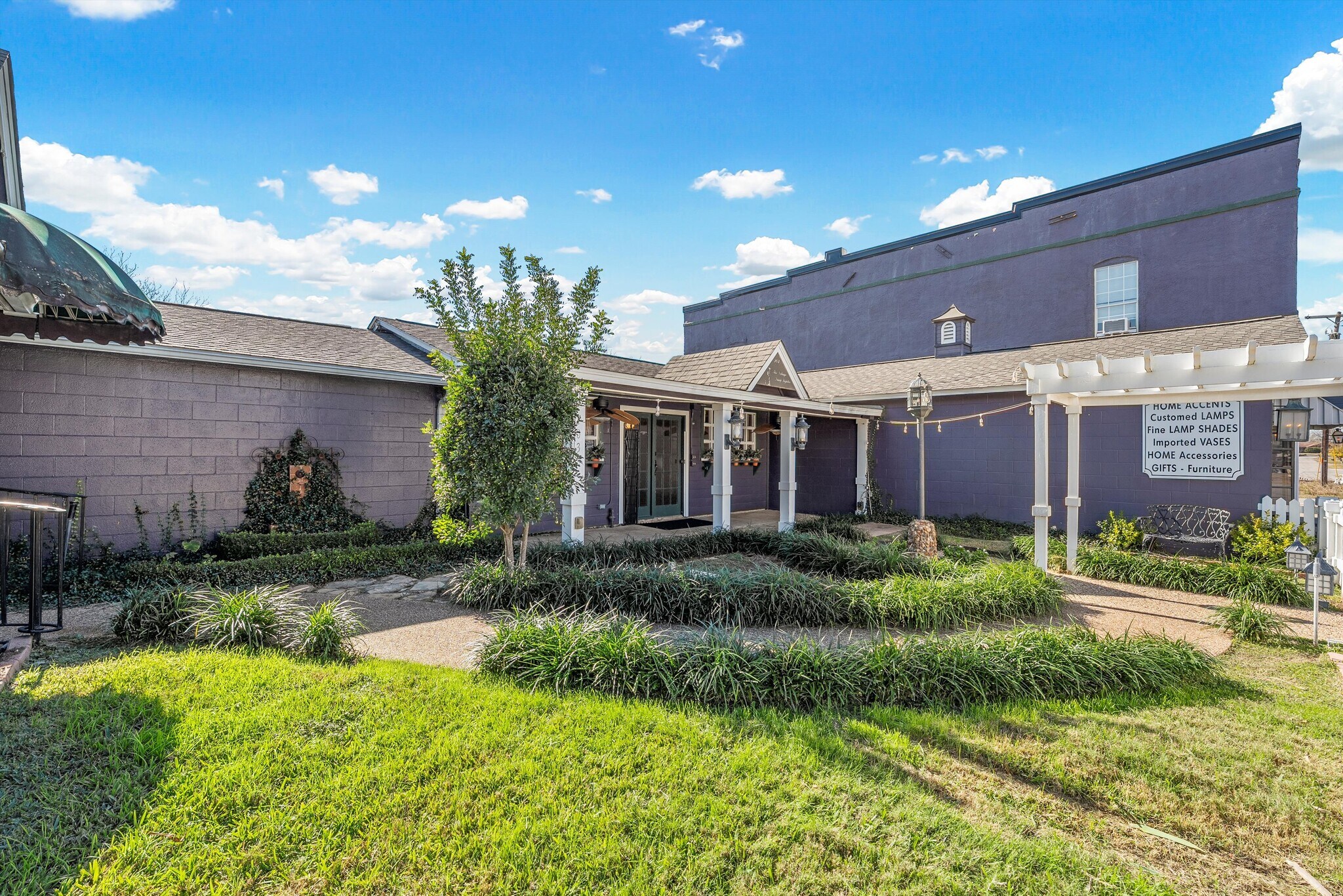 103-105 E Center Street, Lorena, TX for Sale