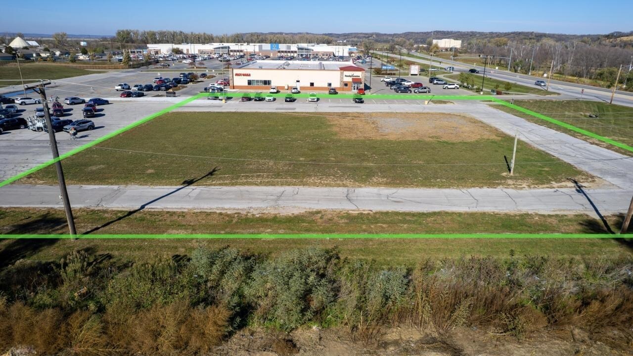 1702 N 16th St, Council Bluffs, IA for Sale