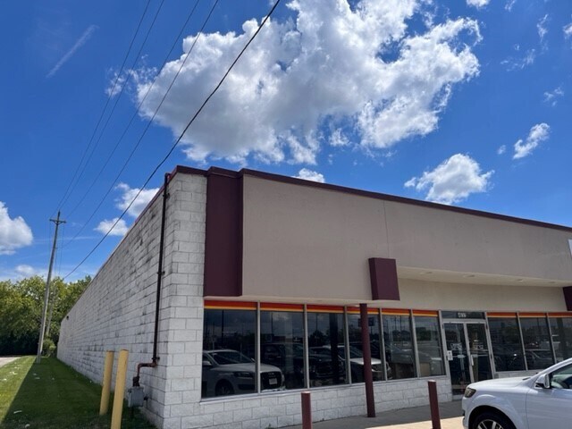 4601 Northfield Rd, North Randall, OH for Rent