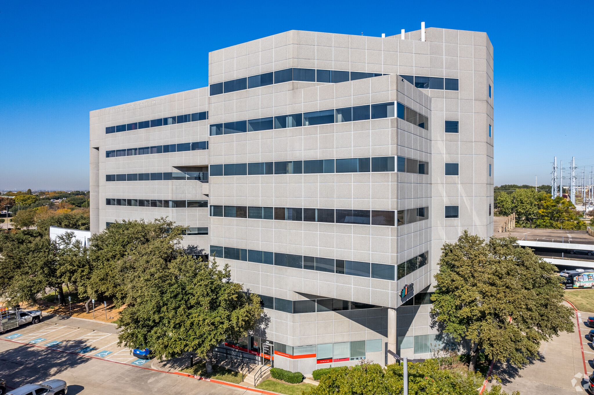 3939 Belt Line Rd, Addison, TX for Rent