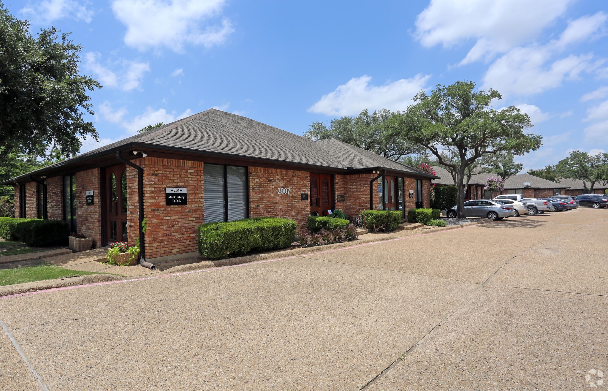 2001-2011 N Collins Blvd, Richardson, TX for Rent