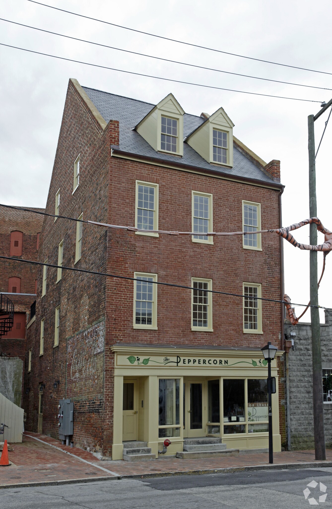 8 W OLD St, Petersburg, VA for Rent