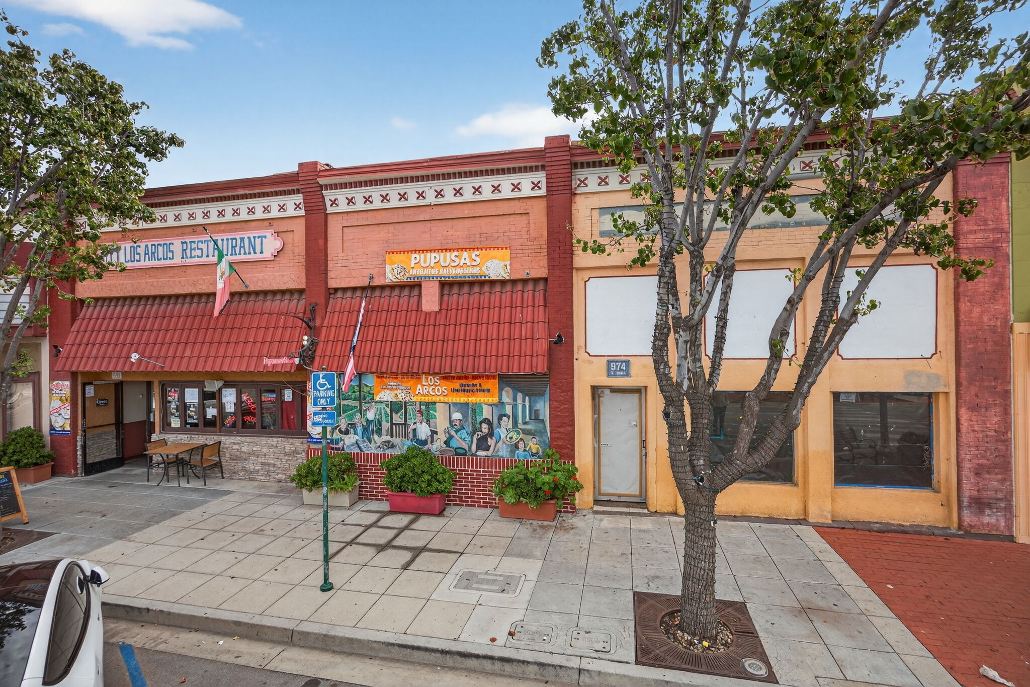 974 E Main St, Santa Paula, CA for Sale