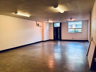 Portland, OR Retail - 3331 NE Sandy Blvd