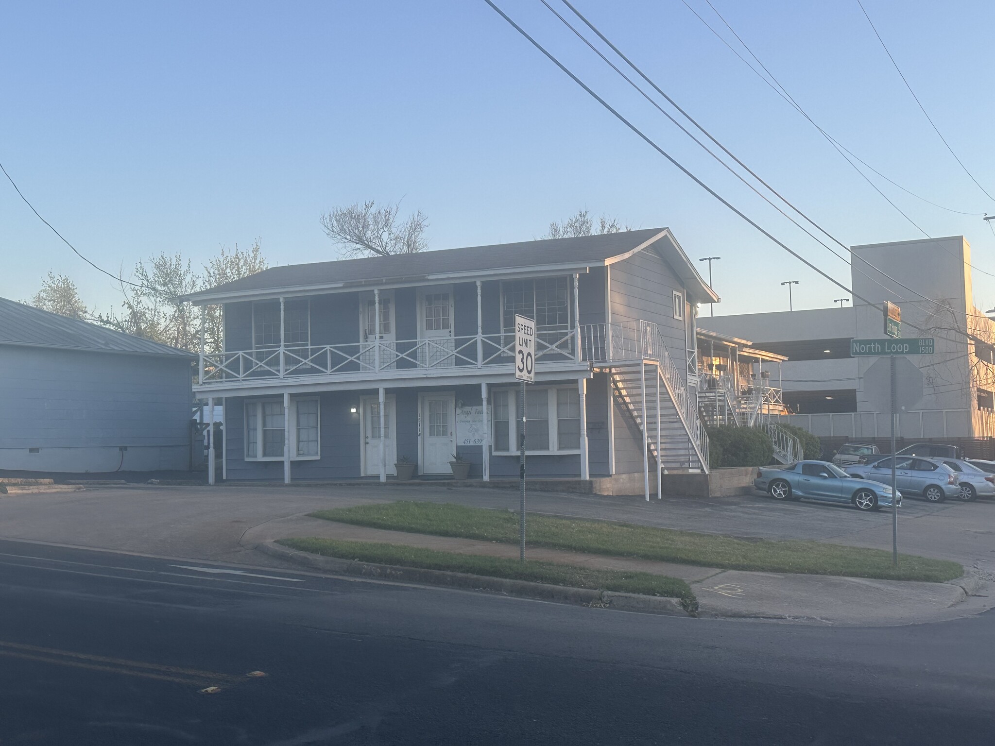 1511 W North Loop Blvd, Austin, TX for Sale