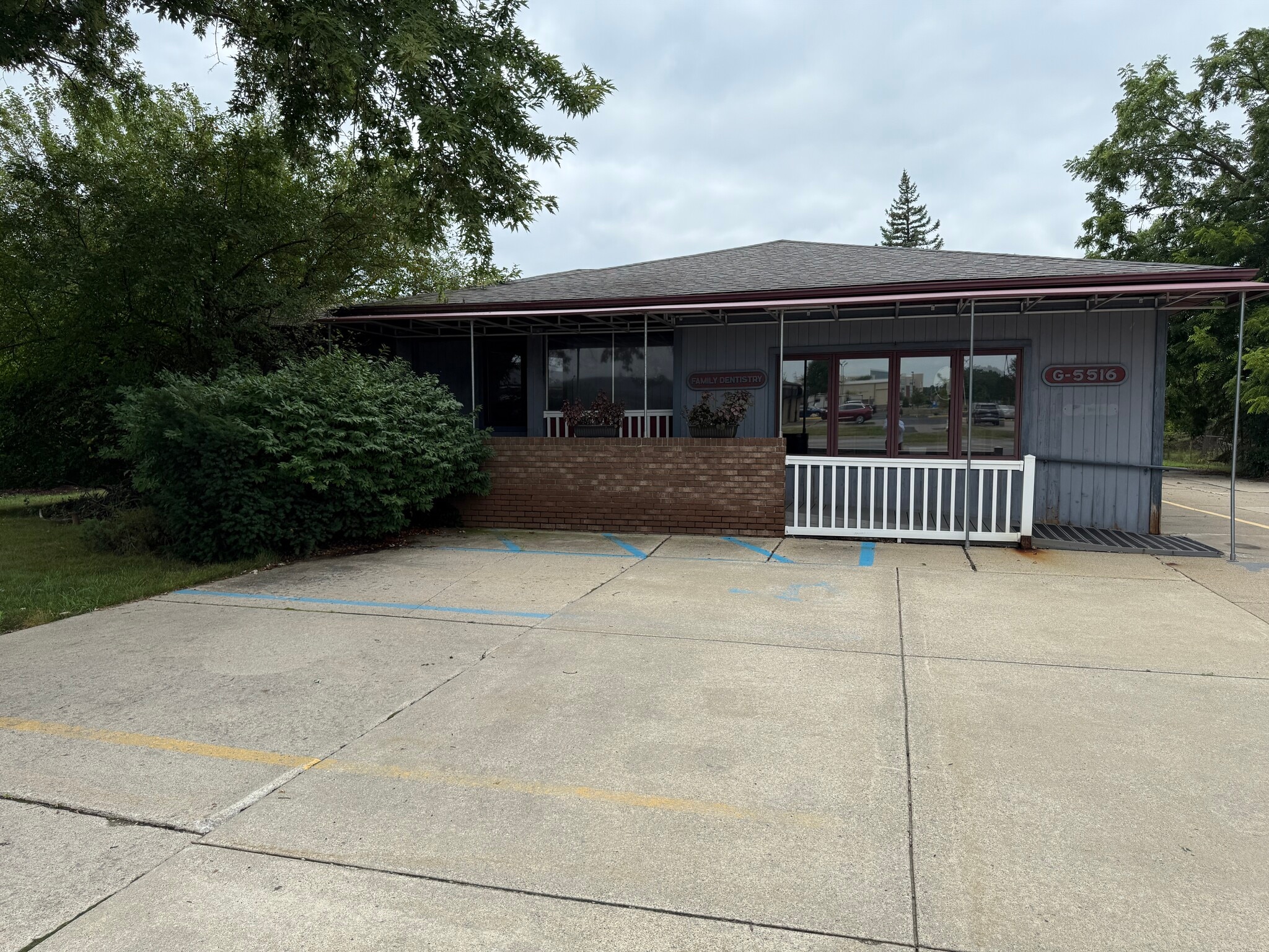 5516 Torrey Rd, Flint, MI for Sale