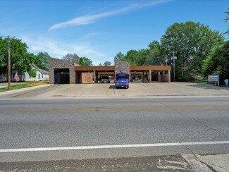 Center, TX Car Washes - 611 Tenaha St