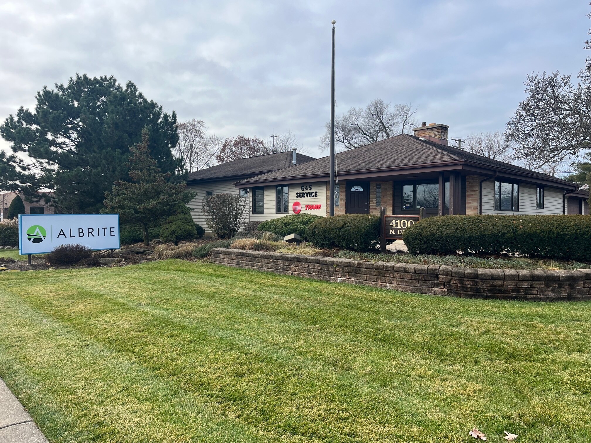 4100 N Cass Ave Westmont, IL 60559 Office Property for Sale on