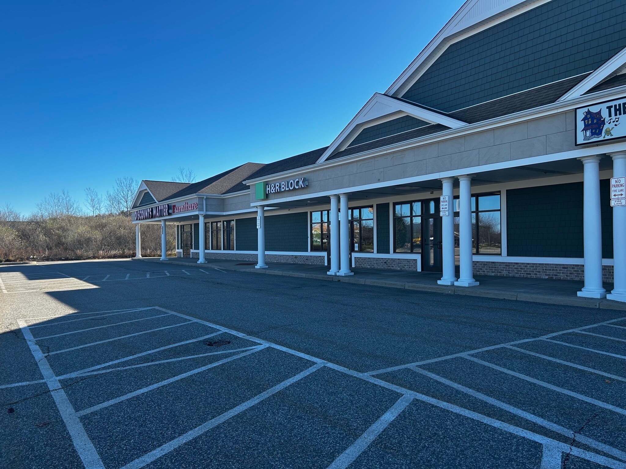 727-737 Centre of New England Blvd, Coventry, RI for Rent