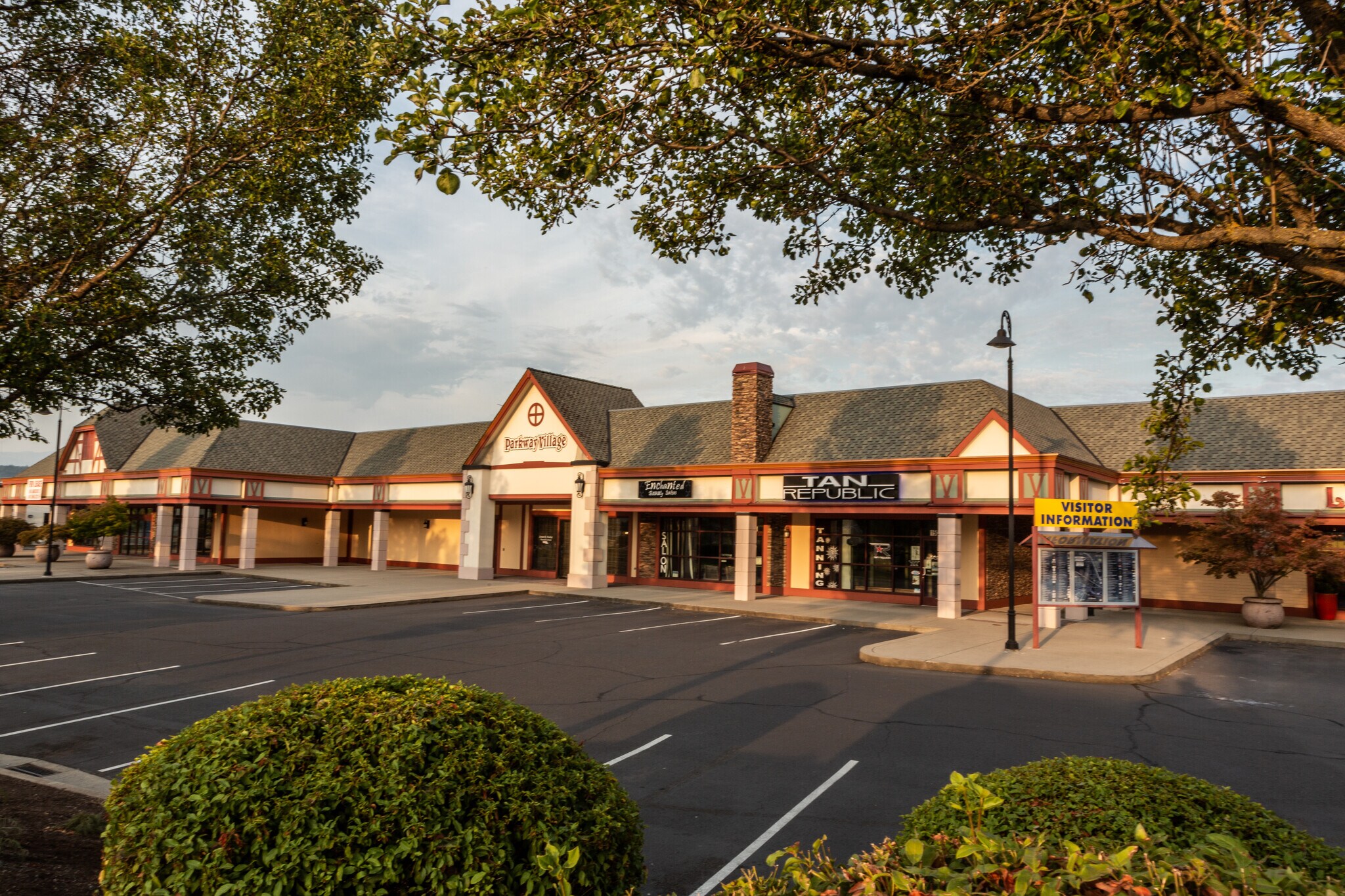 1545 NE F St Grants Pass, OR 97526 Shopping Center Property for Sale