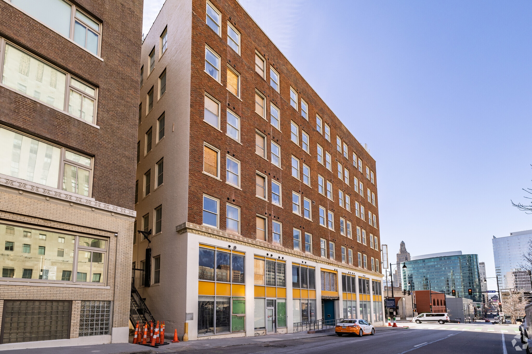 1301 Oak St, Kansas City, MO for Rent