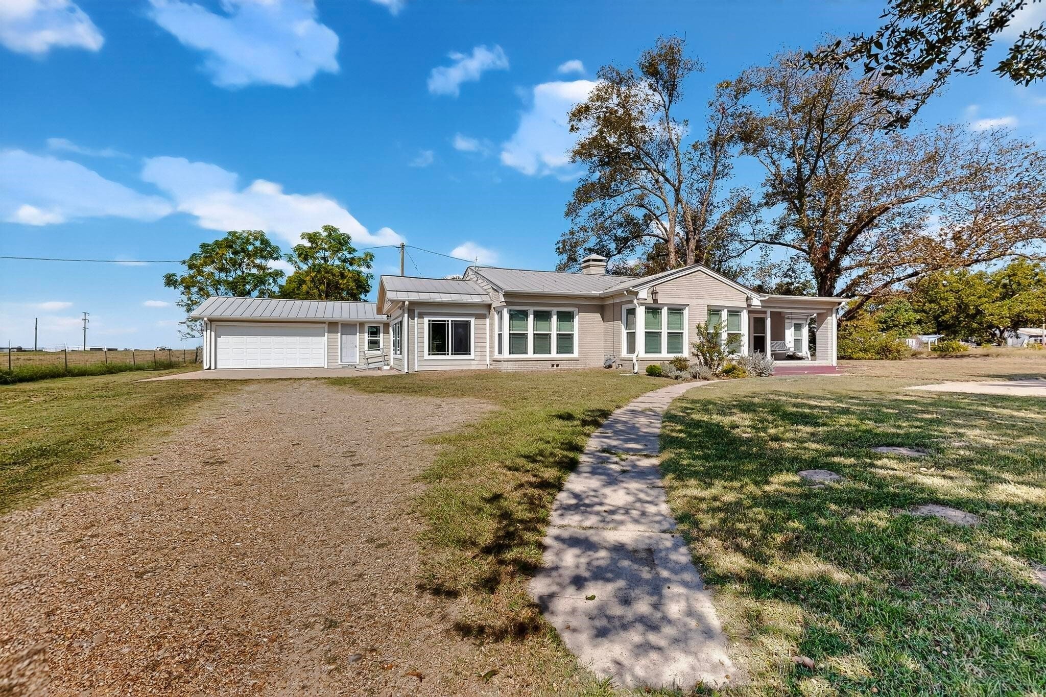 1800 W Frank St, Grand Saline, TX for Sale