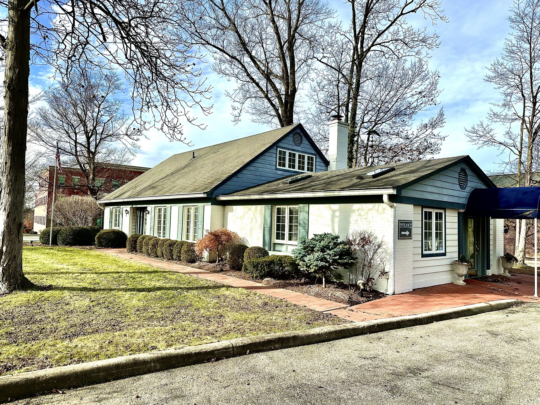 10 Shoshone Dr, Carmel, IN for Rent