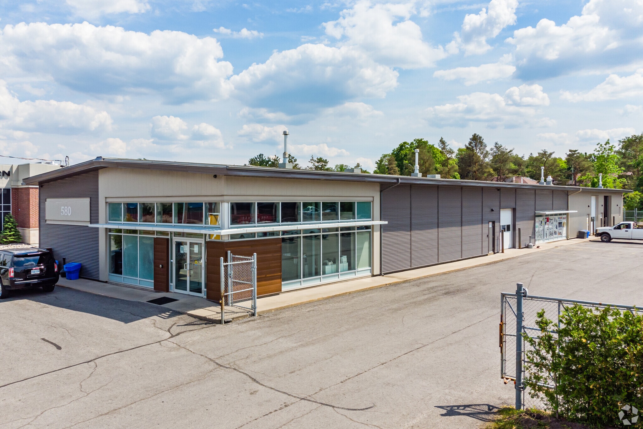 580 Industrial Ave, Ottawa, ON for Rent