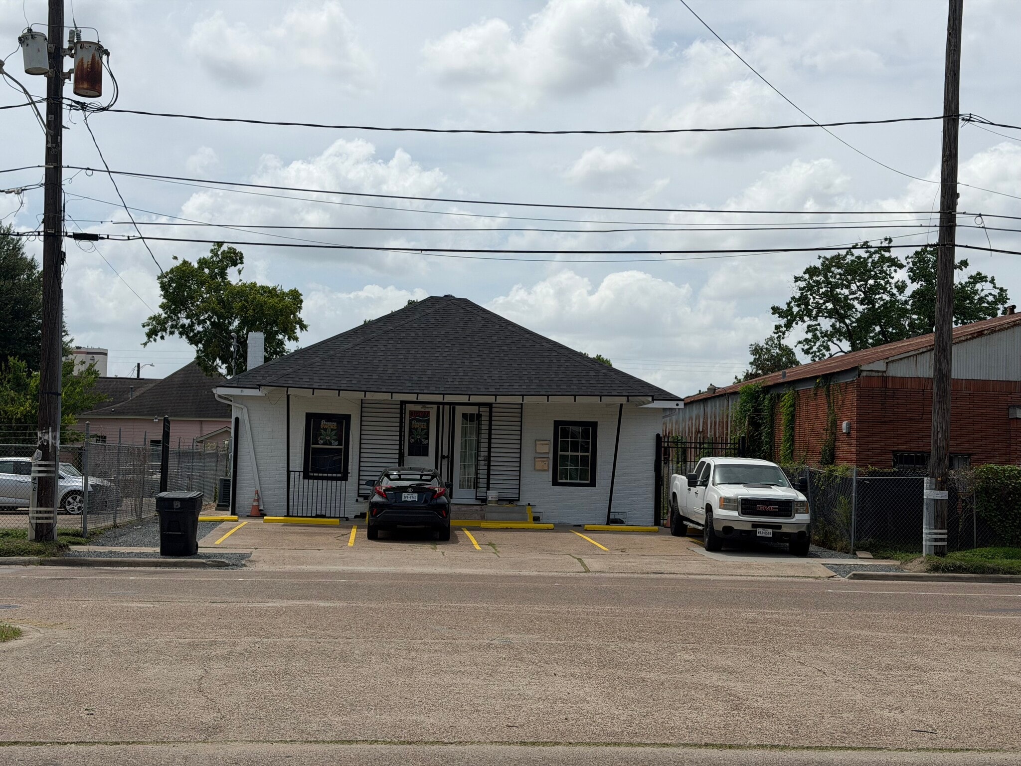 304 S Lockwood Dr, Houston, TX for Sale