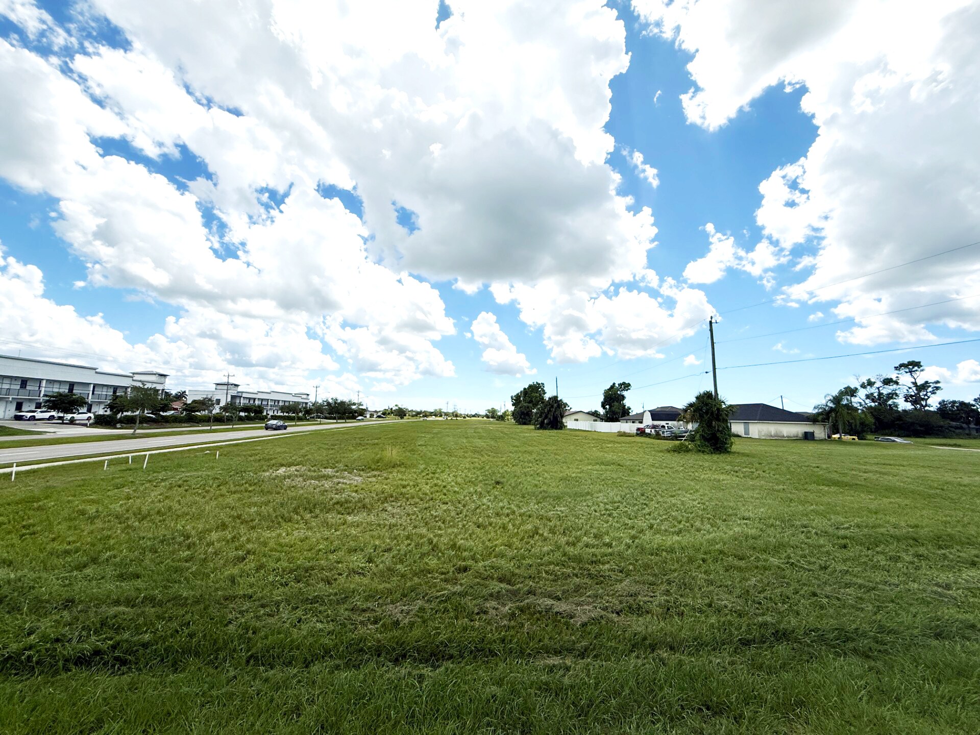 902 Skyline Blvd, Cape Coral, FL for Sale