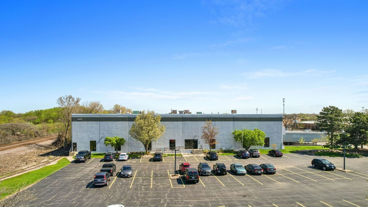 3400 W Lake Ave, Glenview, IL for Rent