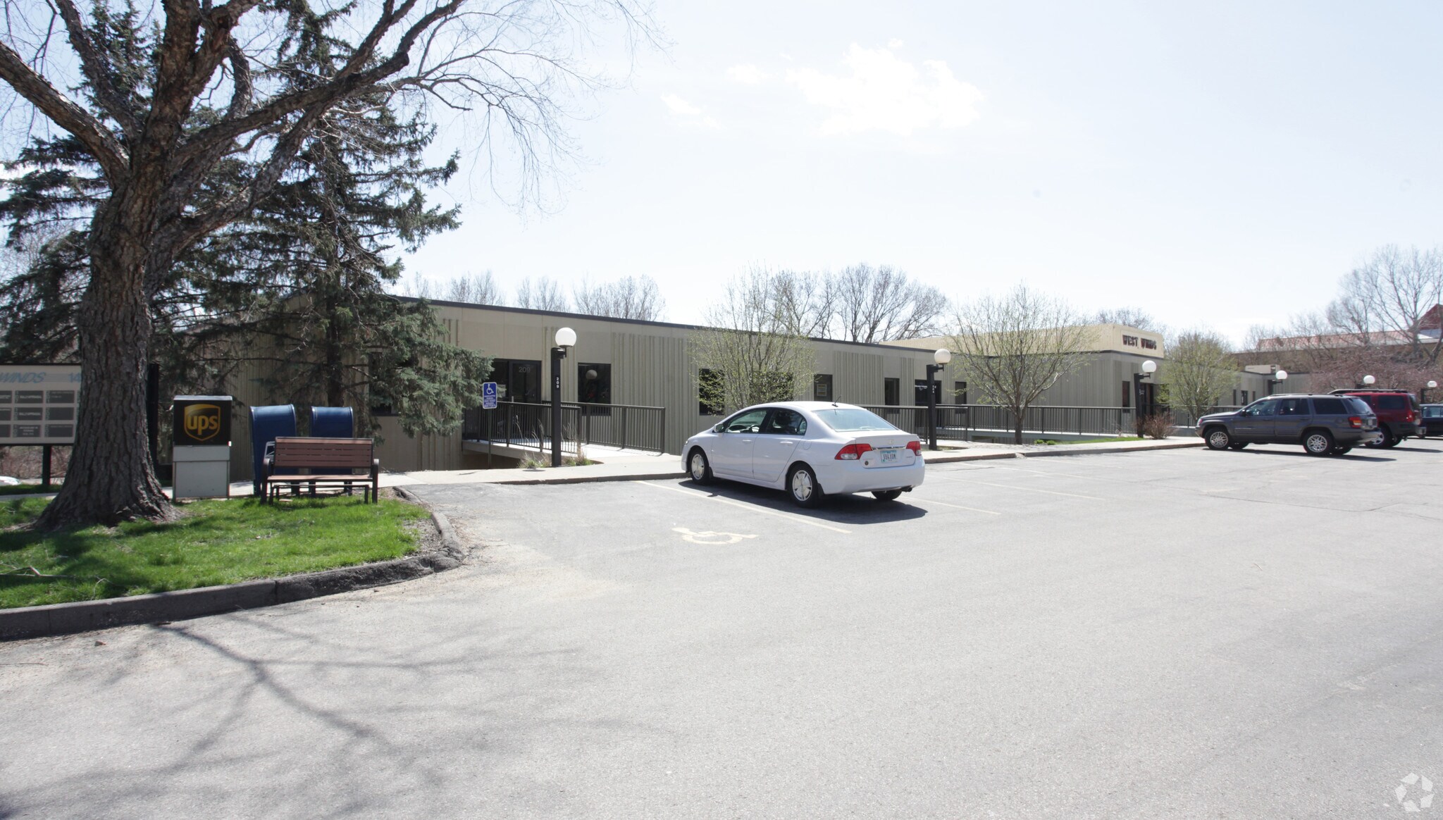 1454 30th St, West Des Moines, IA for Sale