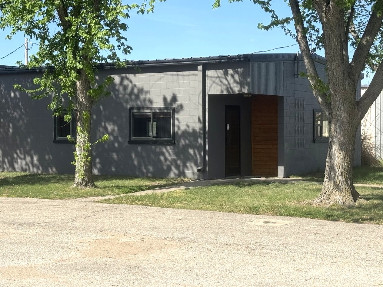 1015 W Woodside St, Mcpherson, KS for Sale