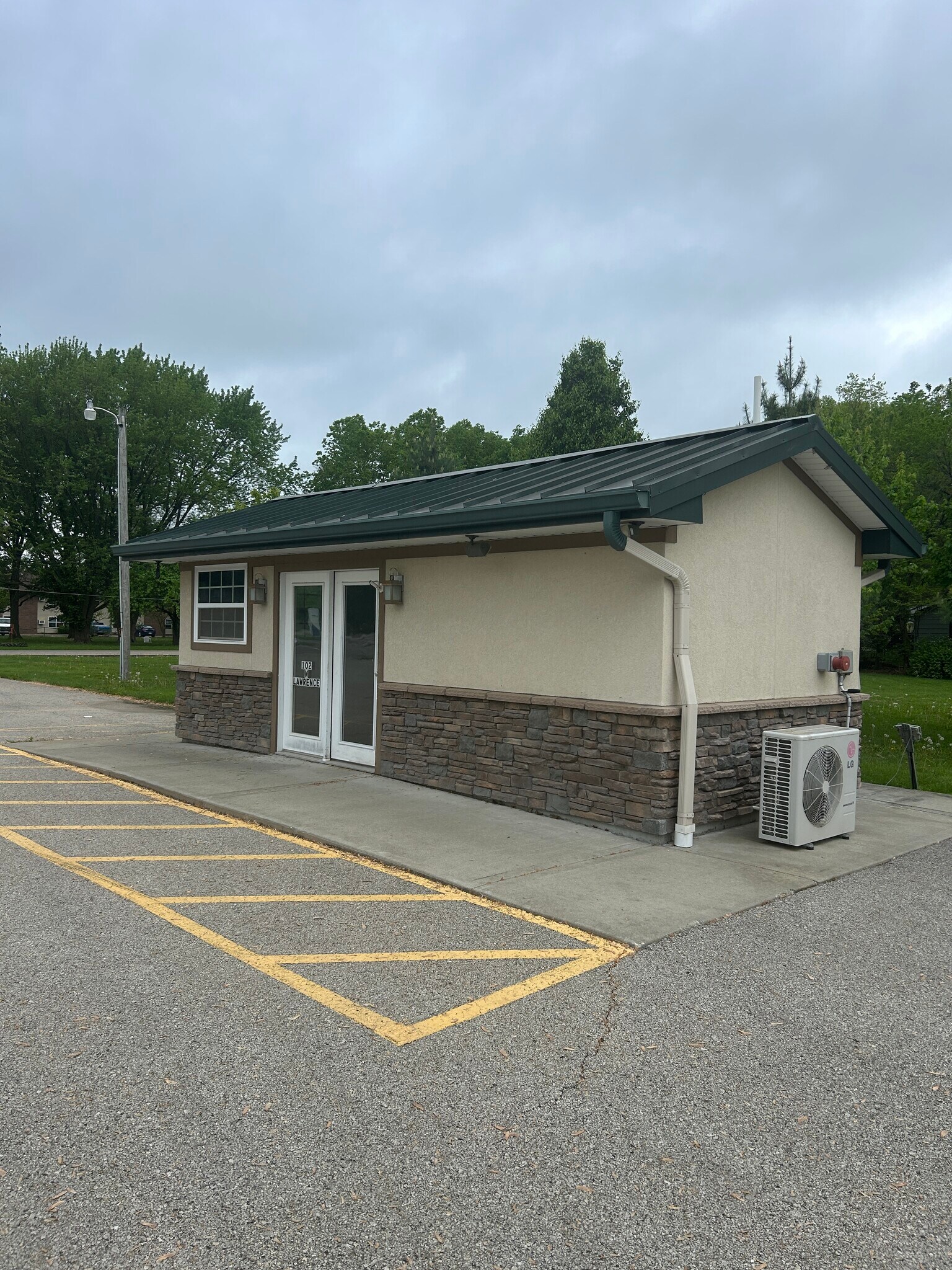 102 W Lawrence St, Kearney, MO for Sale