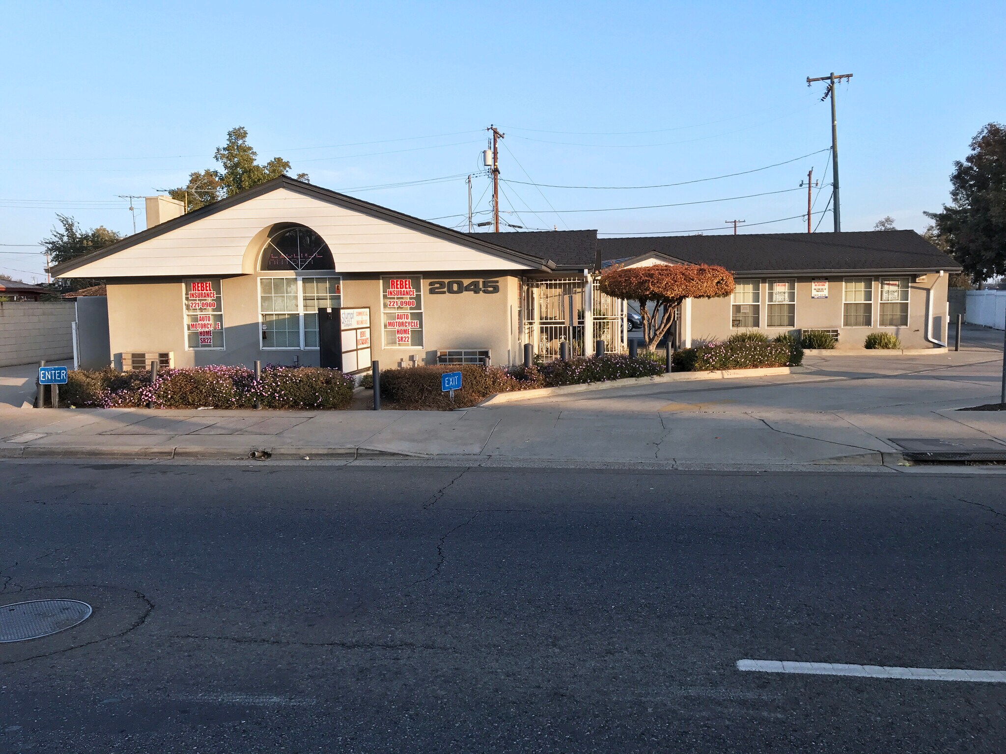2045 E Ashlan Ave Fresno, CA 93726 Office Property for Lease on