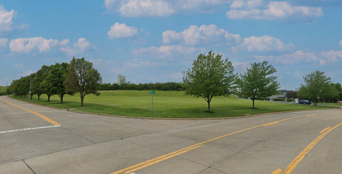 2220 Ball Dr, Saint Louis, MO for Sale
