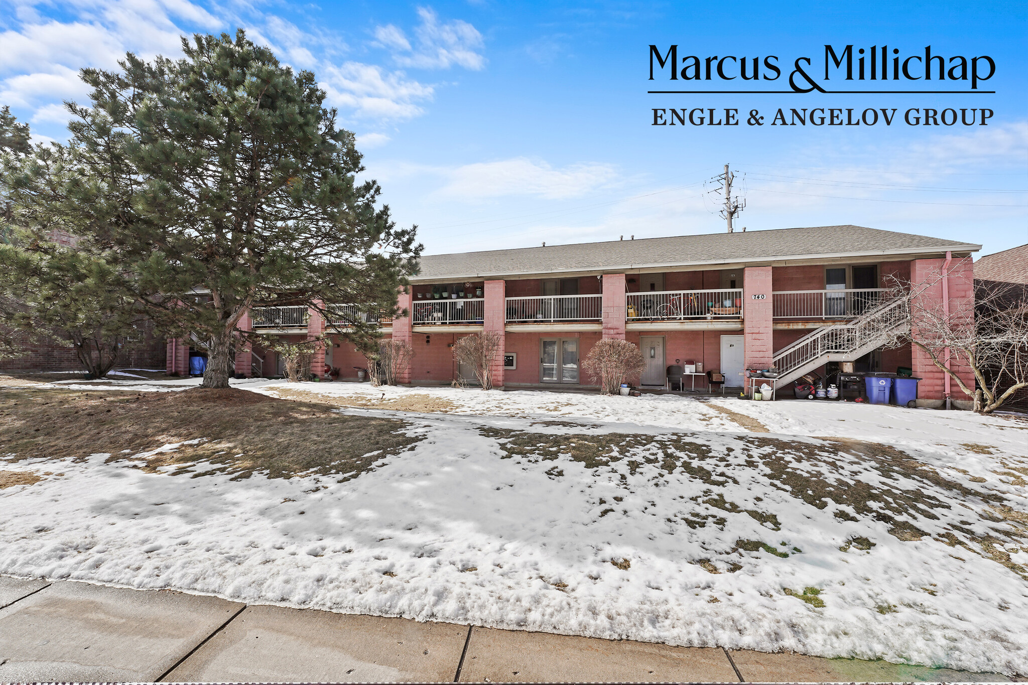 740 Sheridan Rd, Highwood, IL for Sale