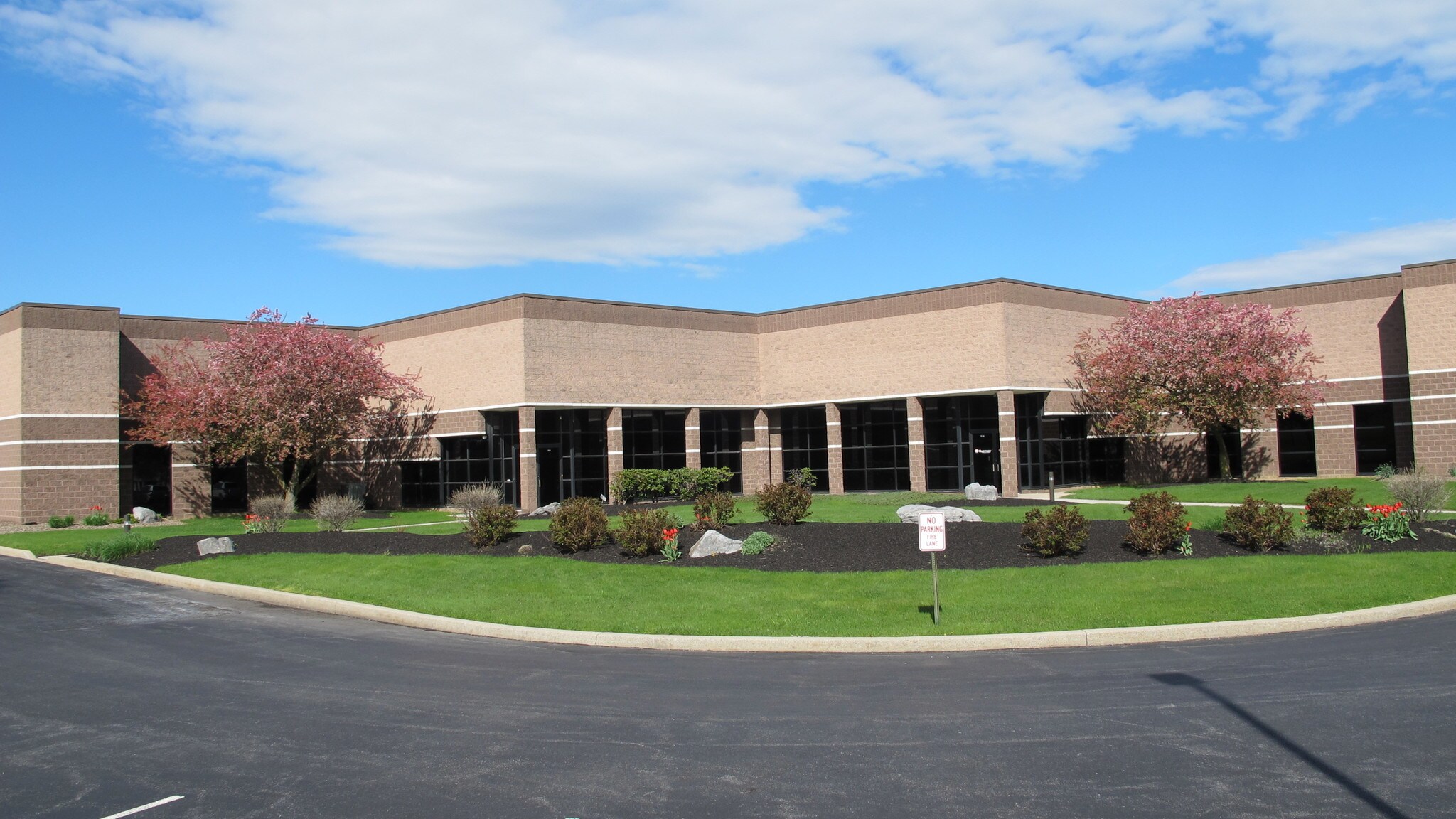5040 Louise Dr, Mechanicsburg, PA for Rent