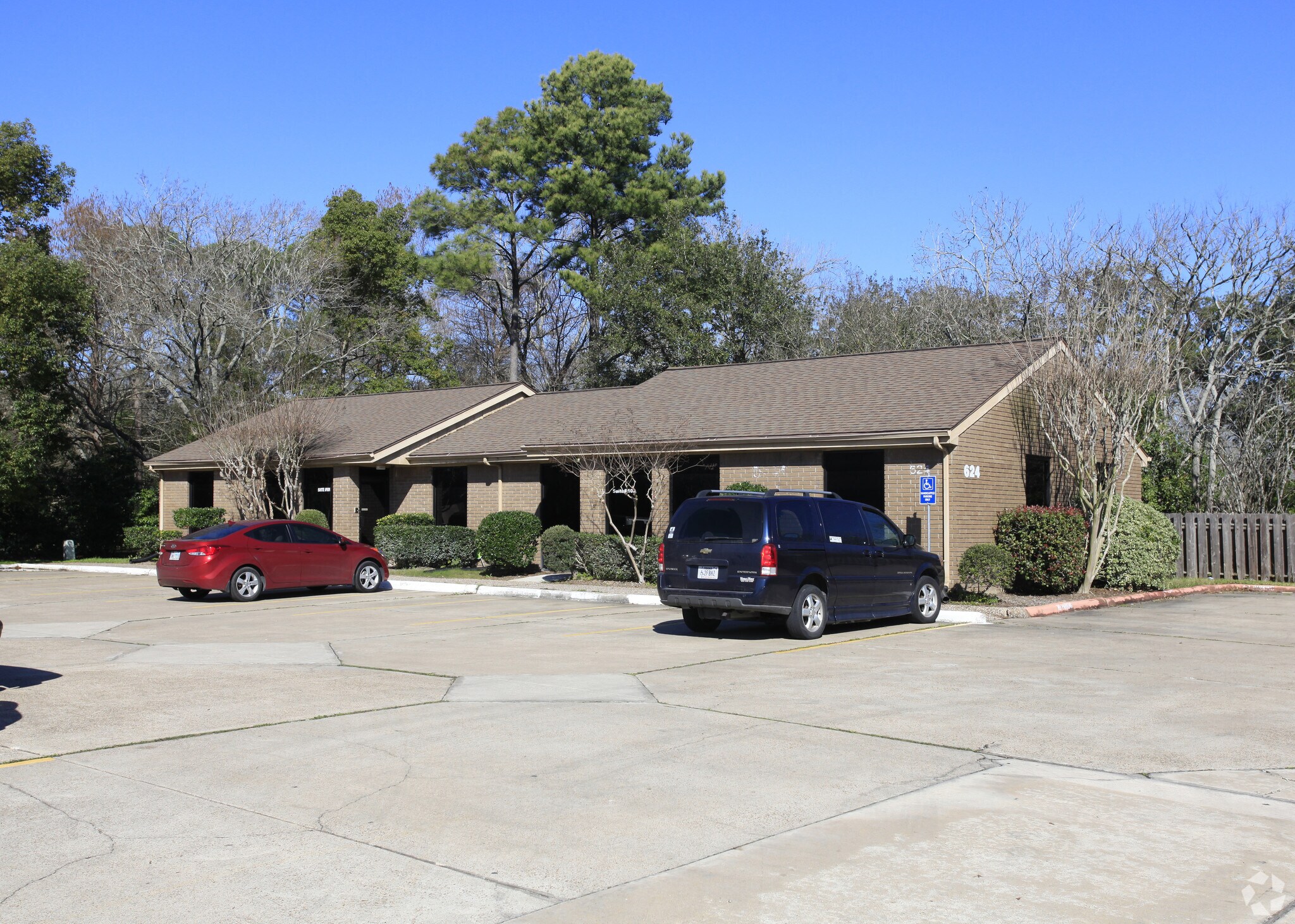 624 W Main St, League City, TX for Sale