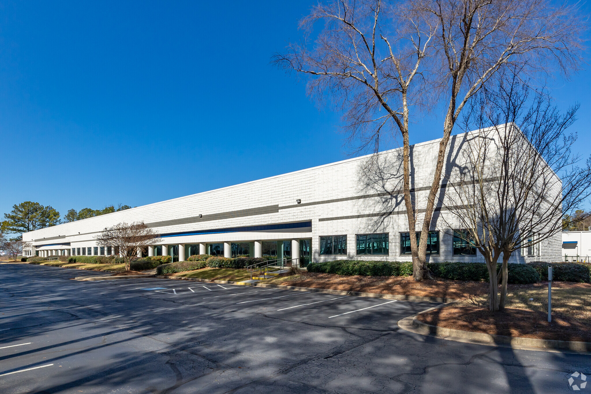 400 Tradeport Blvd, Atlanta, GA for Rent