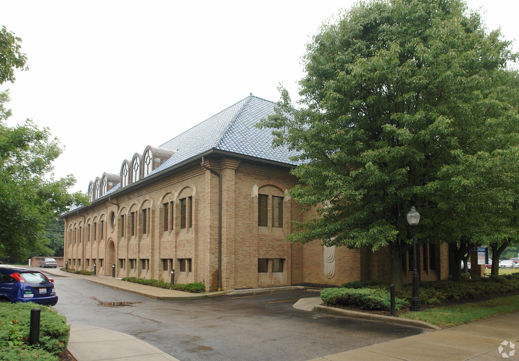 1020 Dennison Ave, Columbus, OH for Rent