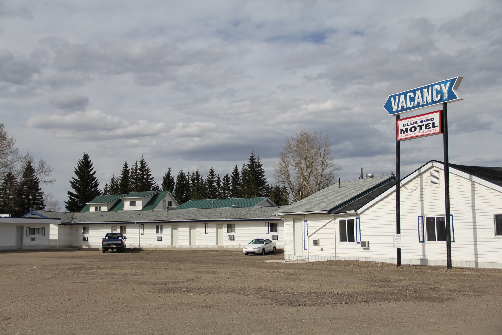 4001 48 Ave, Innisfail, AB for Sale