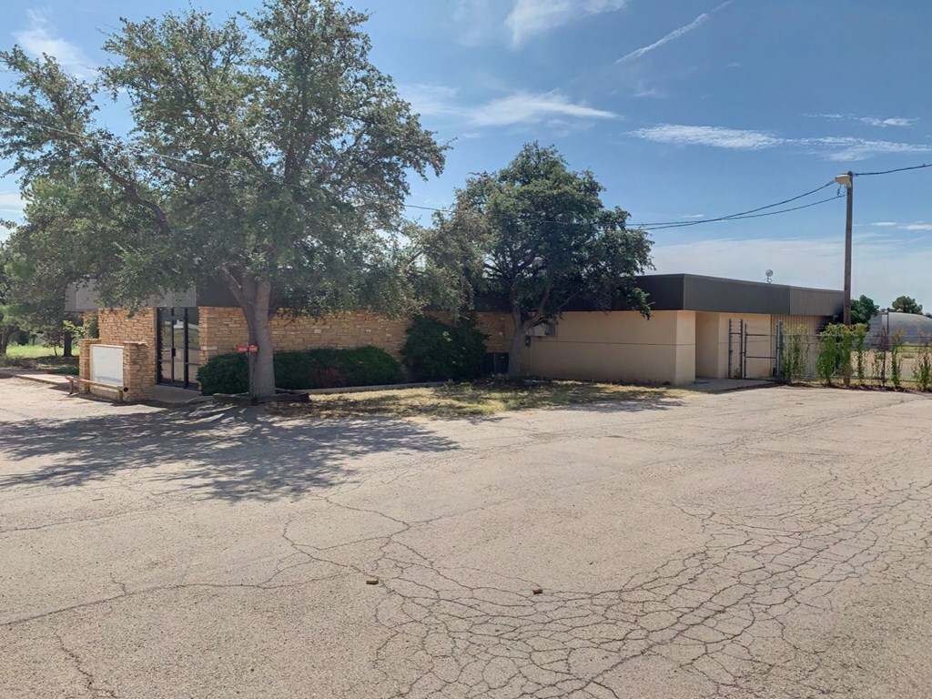 1206 W Interstate 20, Monahans, TX for Sale