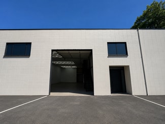 Portland, OR Flex - 6767 SW Macadam Ave