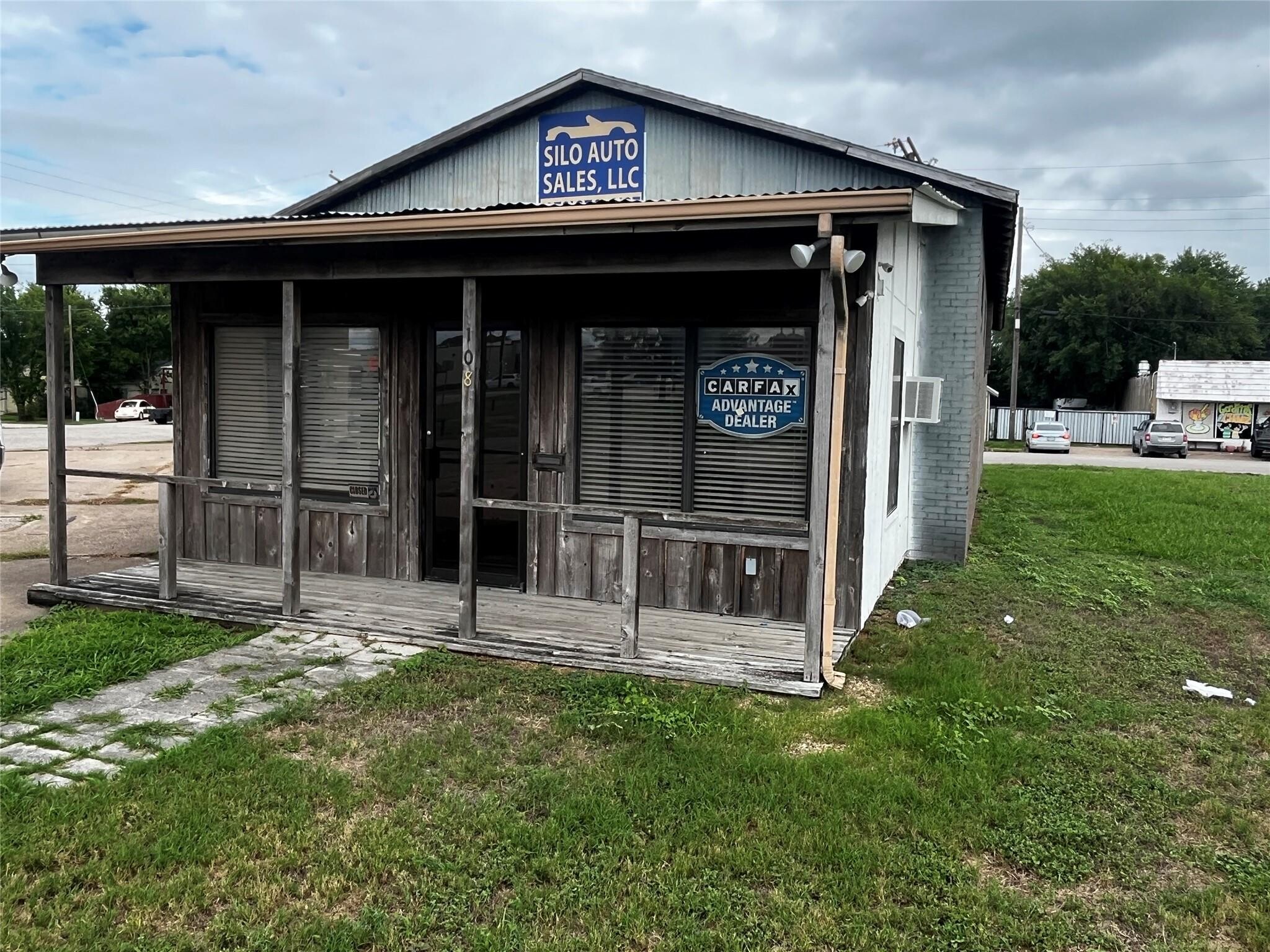 108 E Brown St, Ennis, TX for Rent