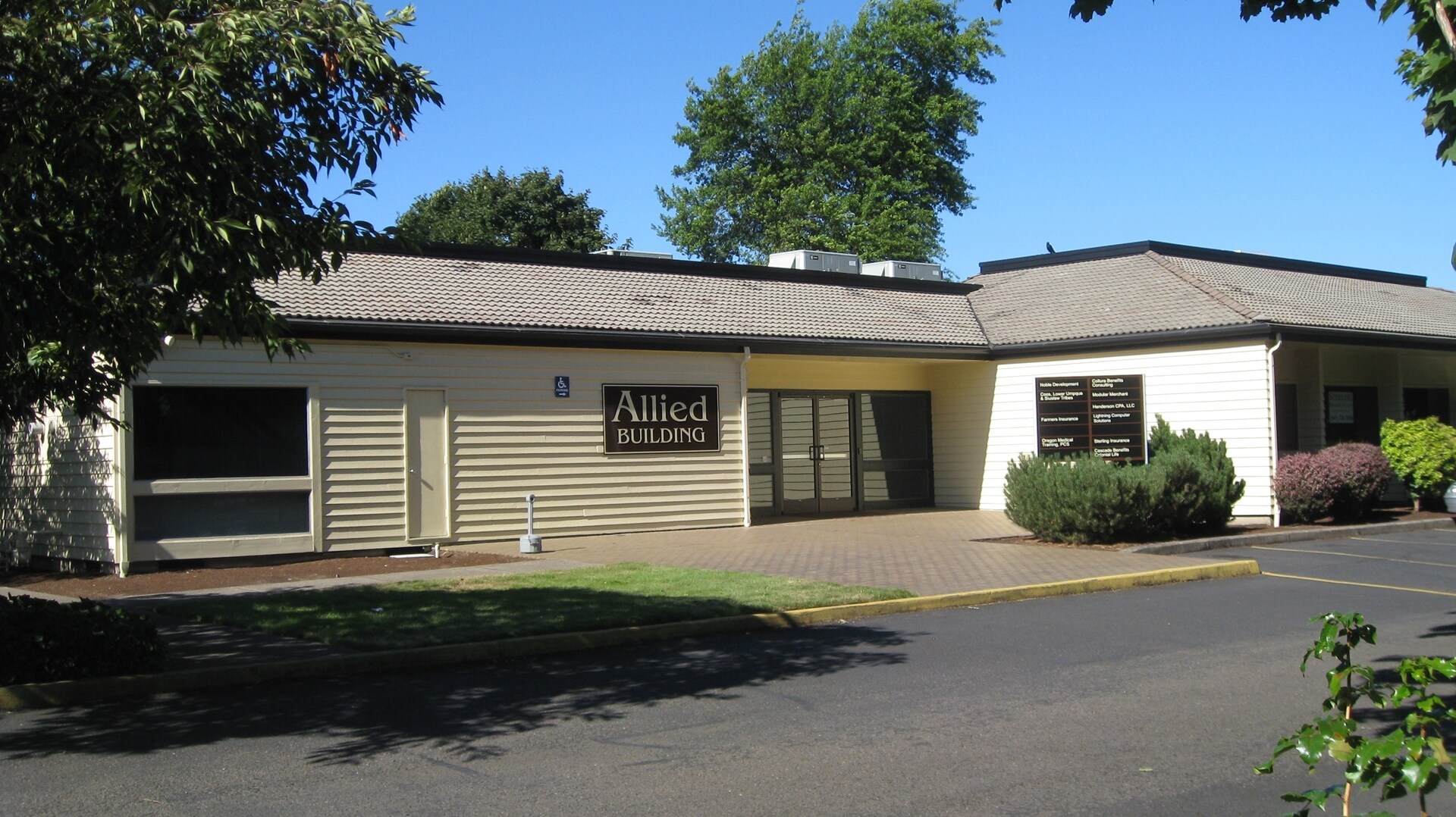 1126 Gateway Loop Springfield, OR 97477 Office Property for Lease on