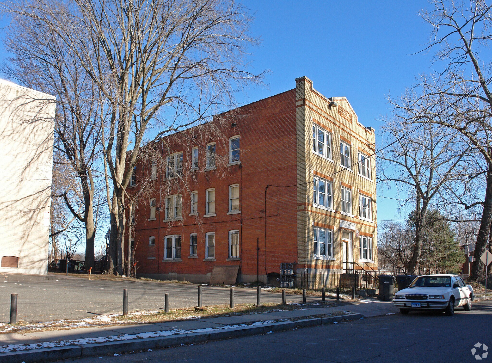 256258 Mather St Hartford, CT 06112 MultiFamily Property for Sale